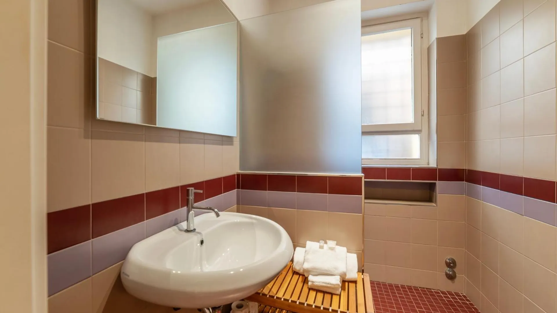 Apartment With Terrace Near Piazza Navona - Fromhometorome  Rome